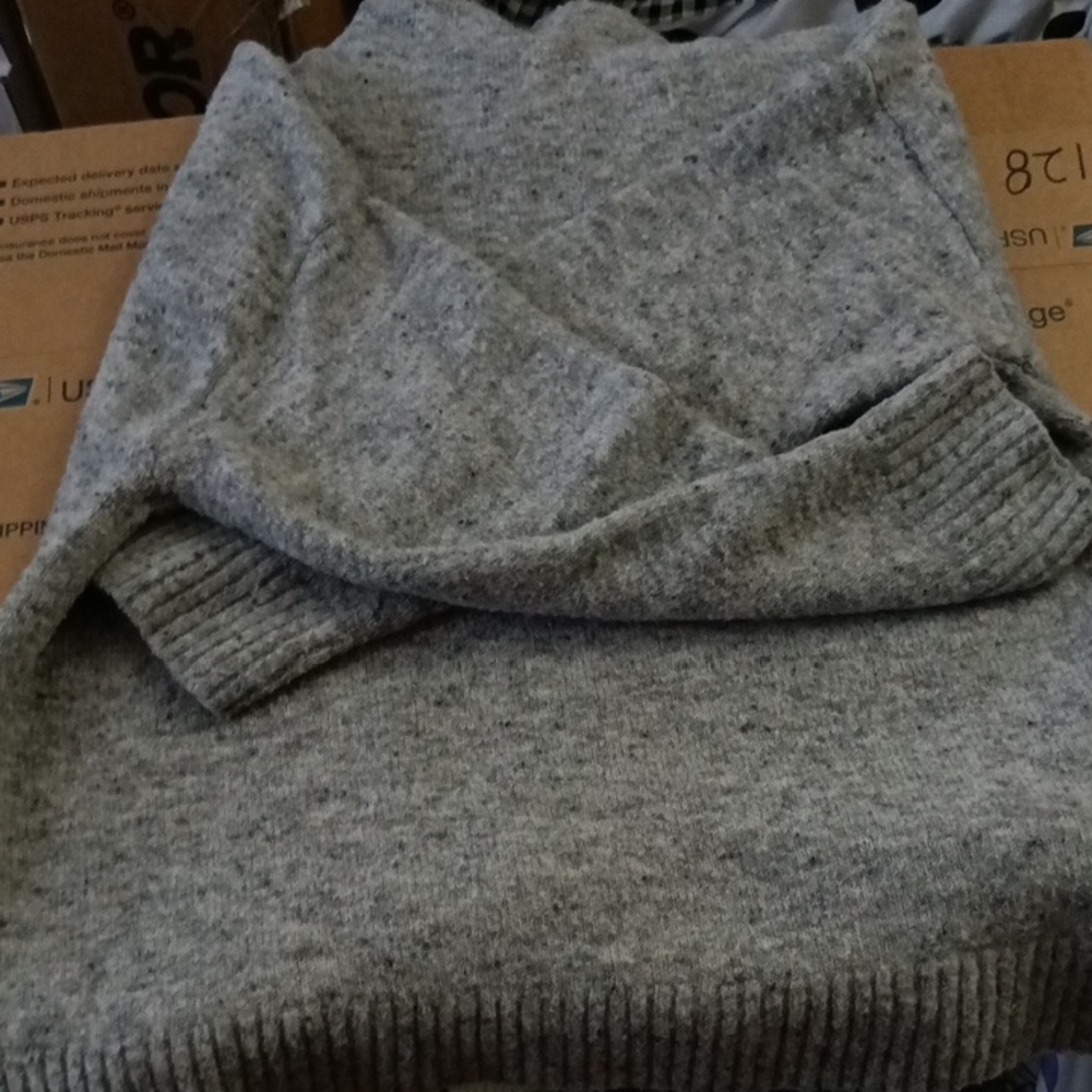 Women's Gray Cowlneck Sweater - Cozy Knit Turtleneck Style